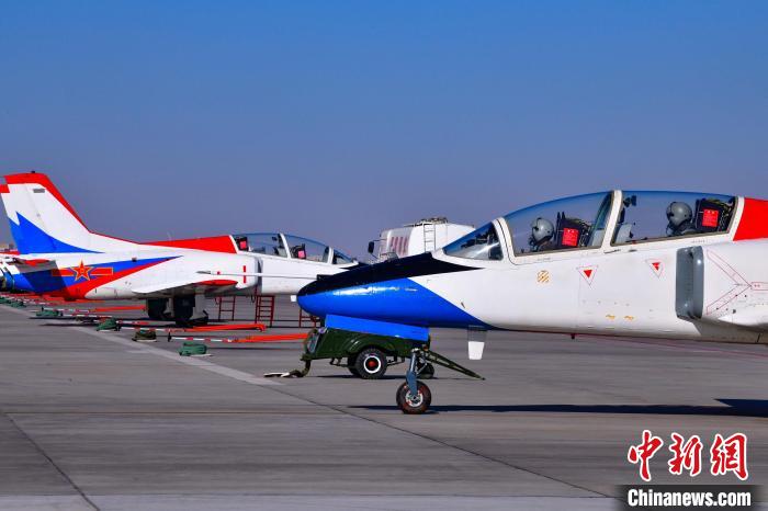 賭馬：空軍西安飛行學院某旅組織新年度首飛訓練